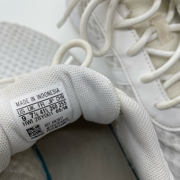 SOLD Adidas white running/athletic  shoes size 9 - Picture 6 of 11